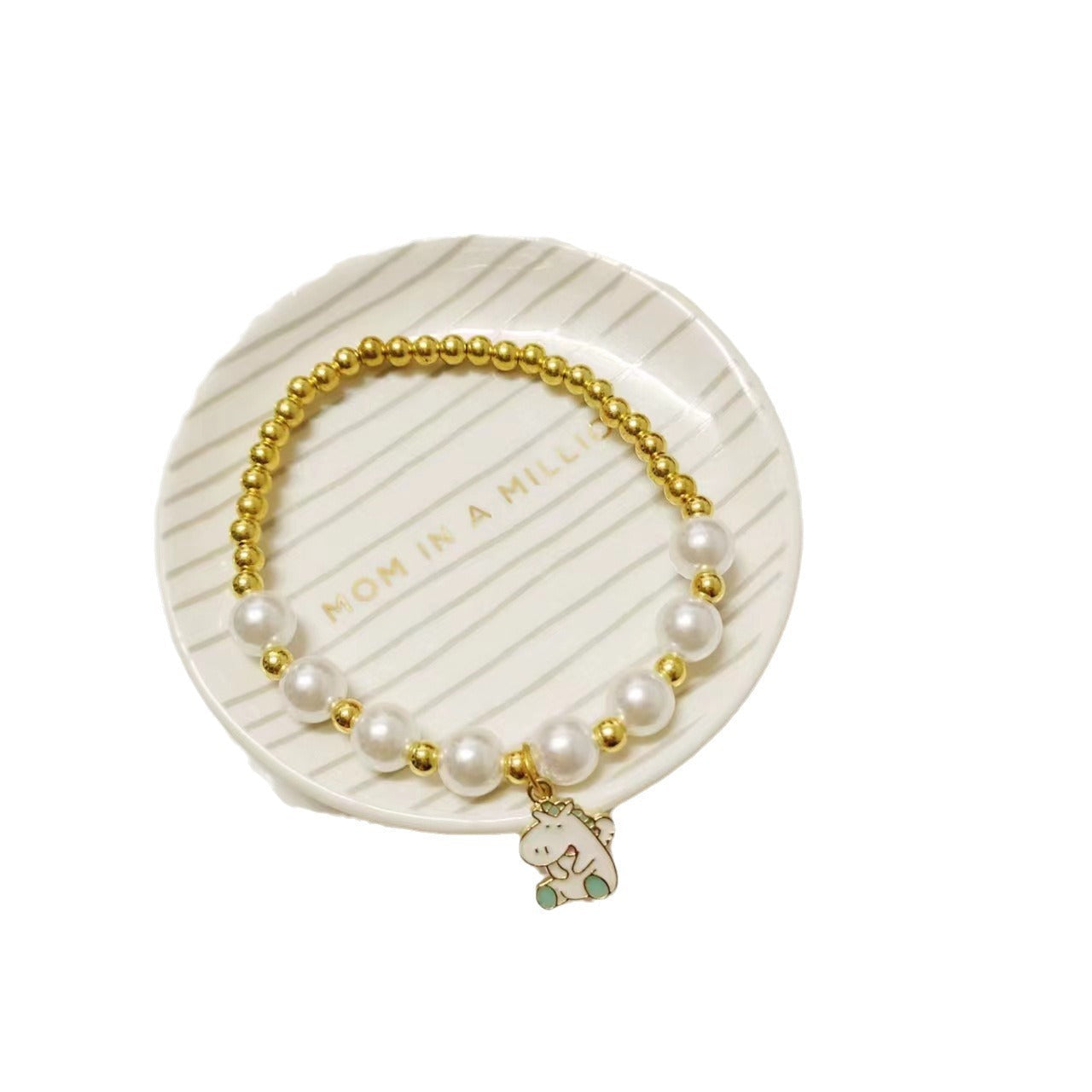 Pearl, Luxe-Looking Beaded Elk Pendant Bracelet