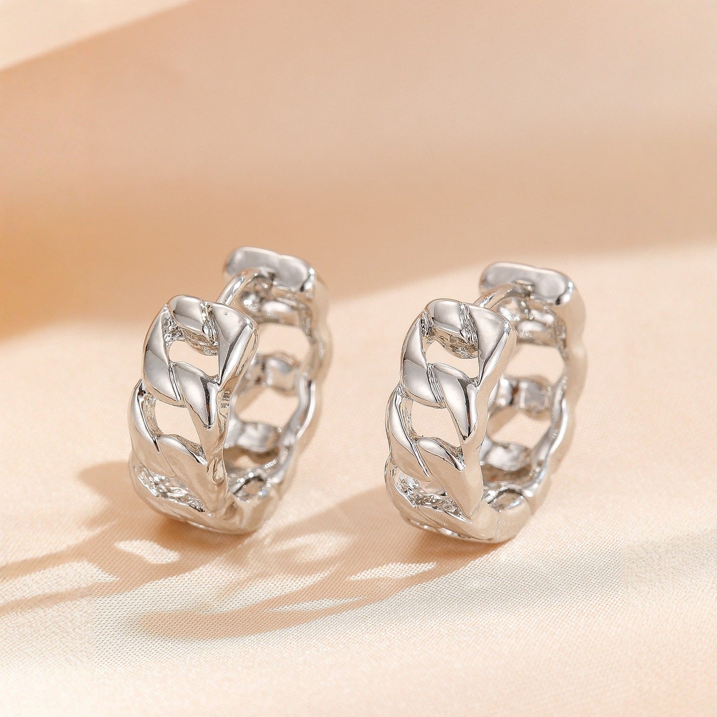 Metal Chain Hollow Geometric Elliptical Earrings