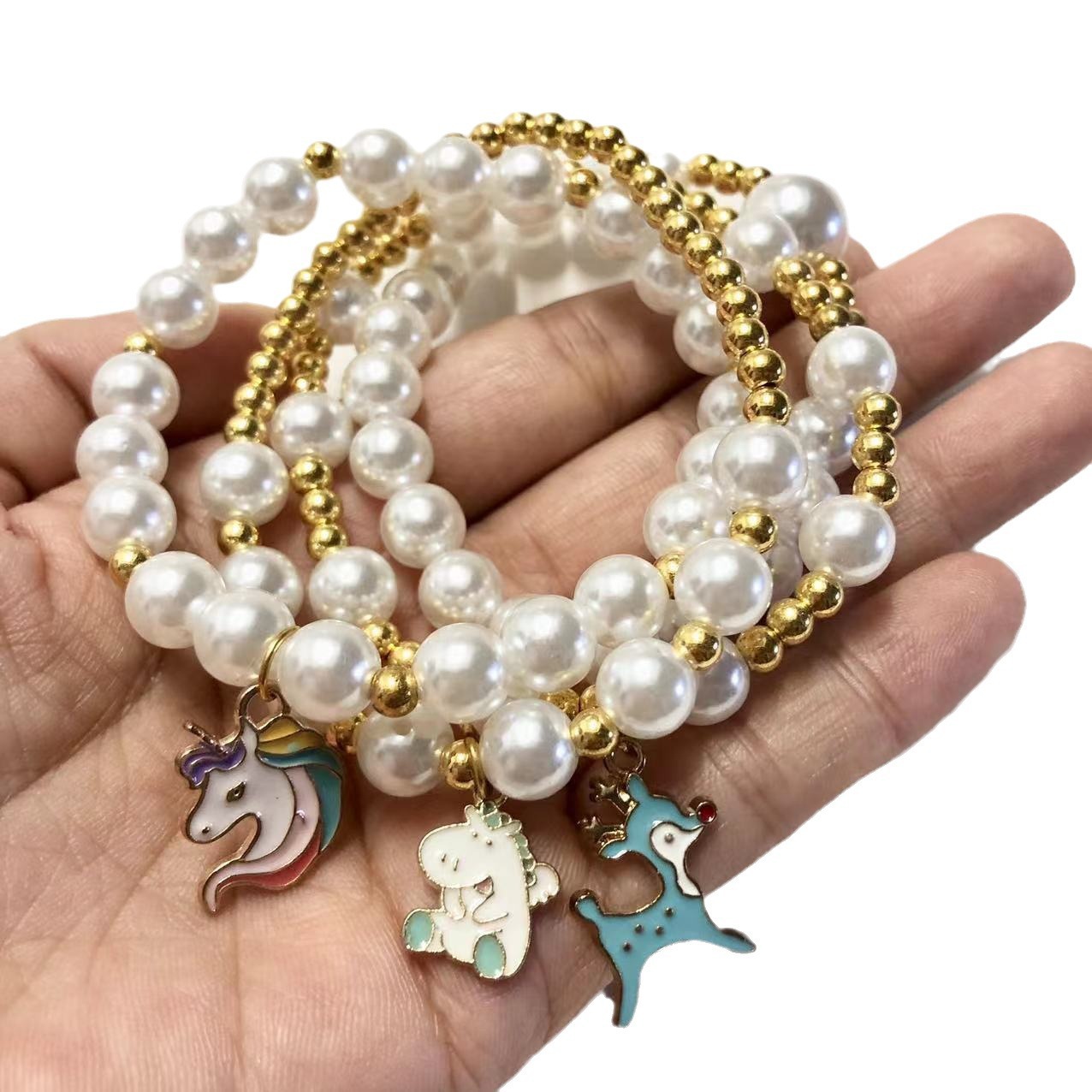 Pearl, Luxe-Looking Beaded Elk Pendant Bracelet